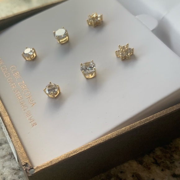 Gift Set of Earrings - Picture 3 of 5